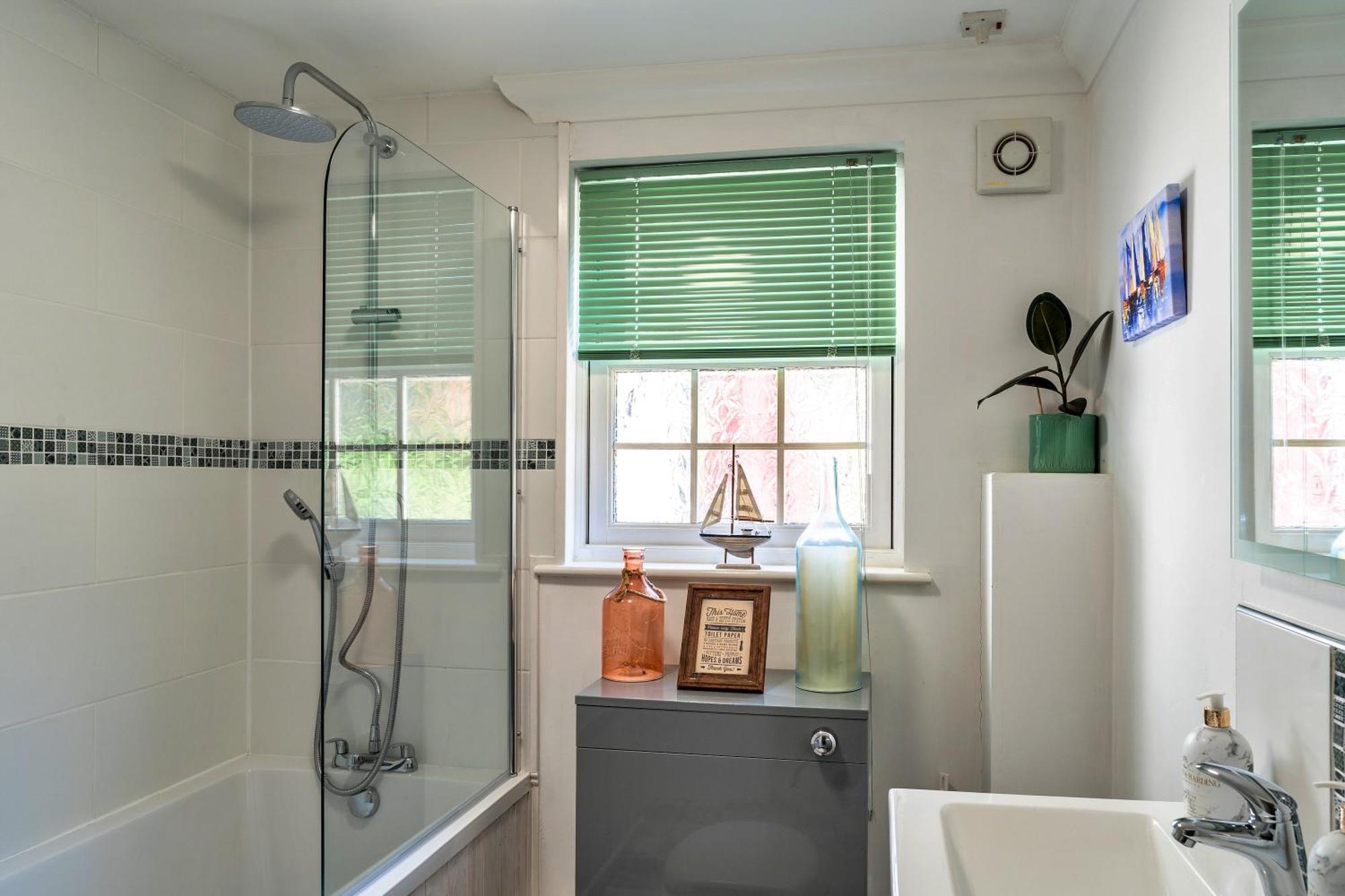 Finest Retreats - Nicely Tucked Away Holiday home