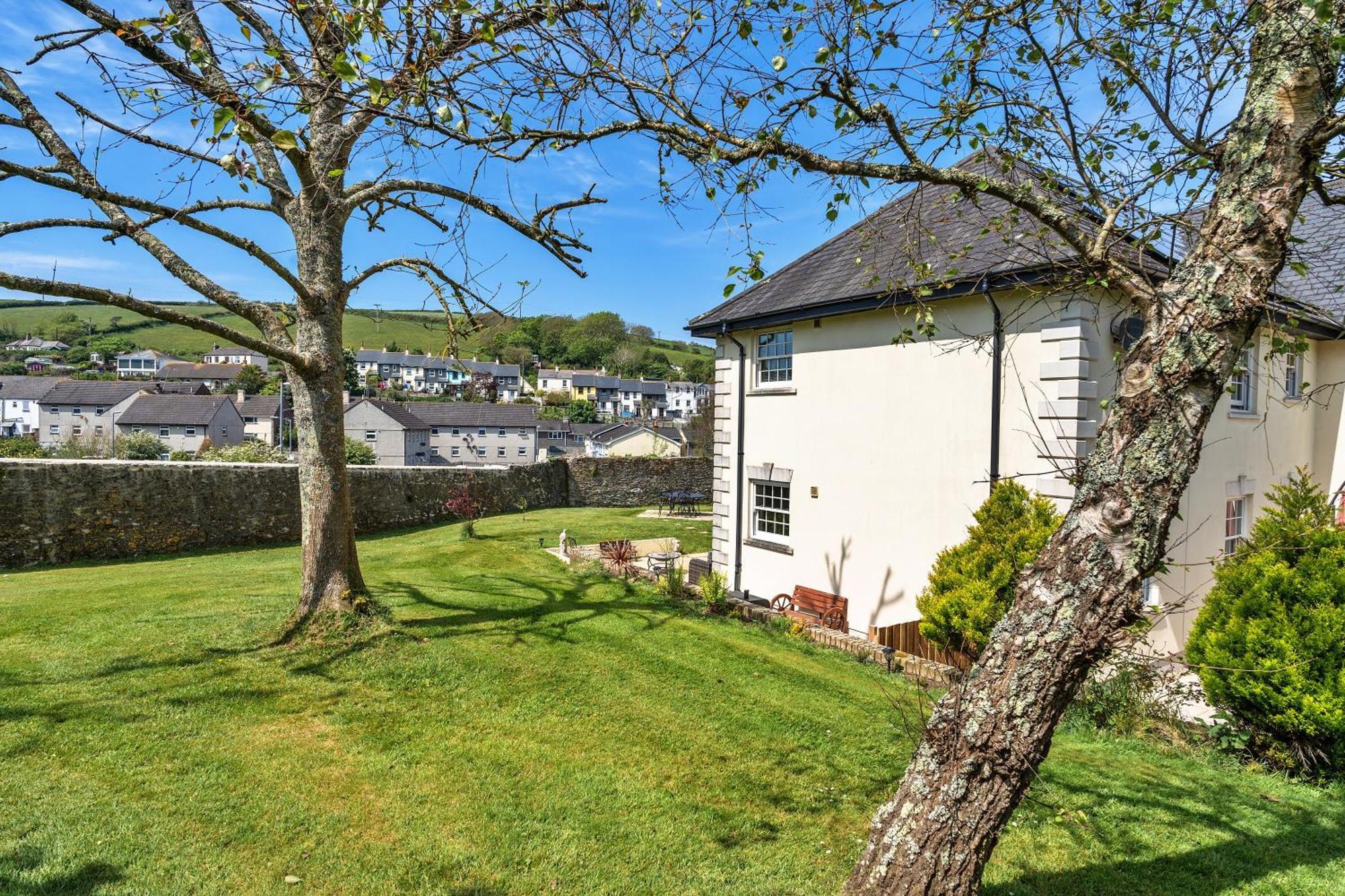 Finest Retreats - Nicely Tucked Away